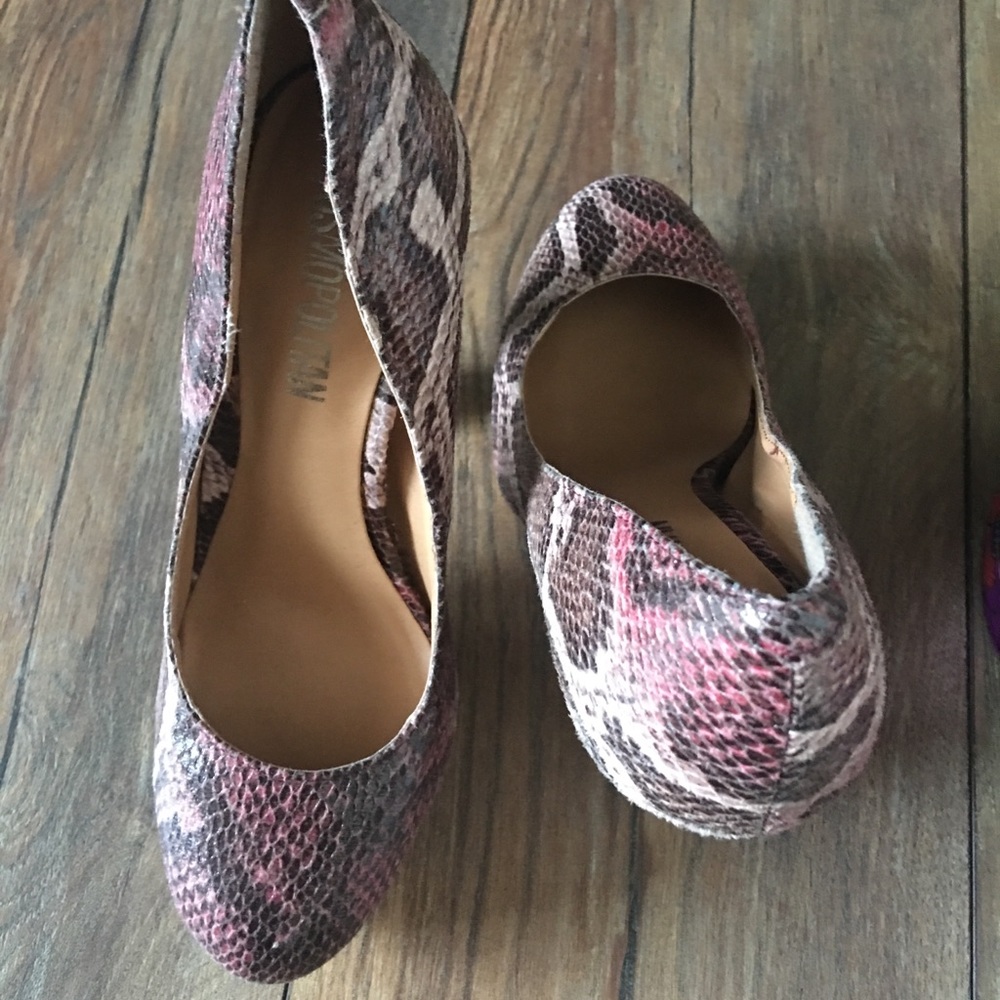 Platform heels - Picture 2 of 3